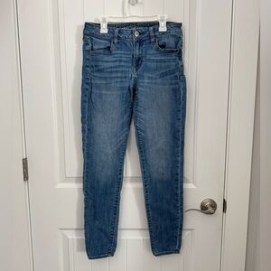 Women's American eagle Jeans, next level stretch, jeggings size 6